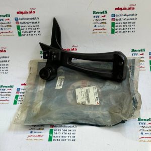 براکت جاپایه عقب راست موتور آپاچی 150 160 180 جدید اصلی